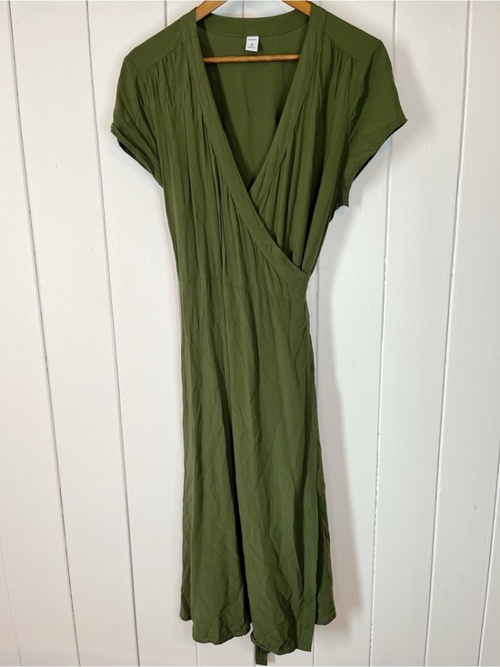 Old Navy Dresses & Skirts - Old Navy Olive Green Maxi Wrap Dress. Size XL.